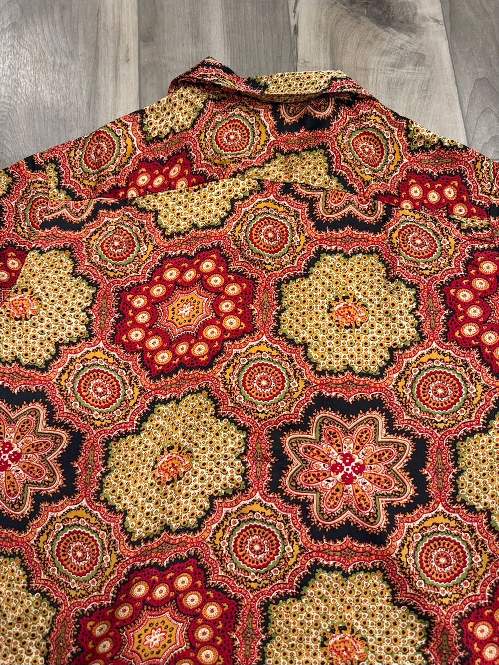 THE GREAT. The Richmond Medallion Print Camp Short Sleeve Button Up Shirt Blouse - Picture 7 of 10
